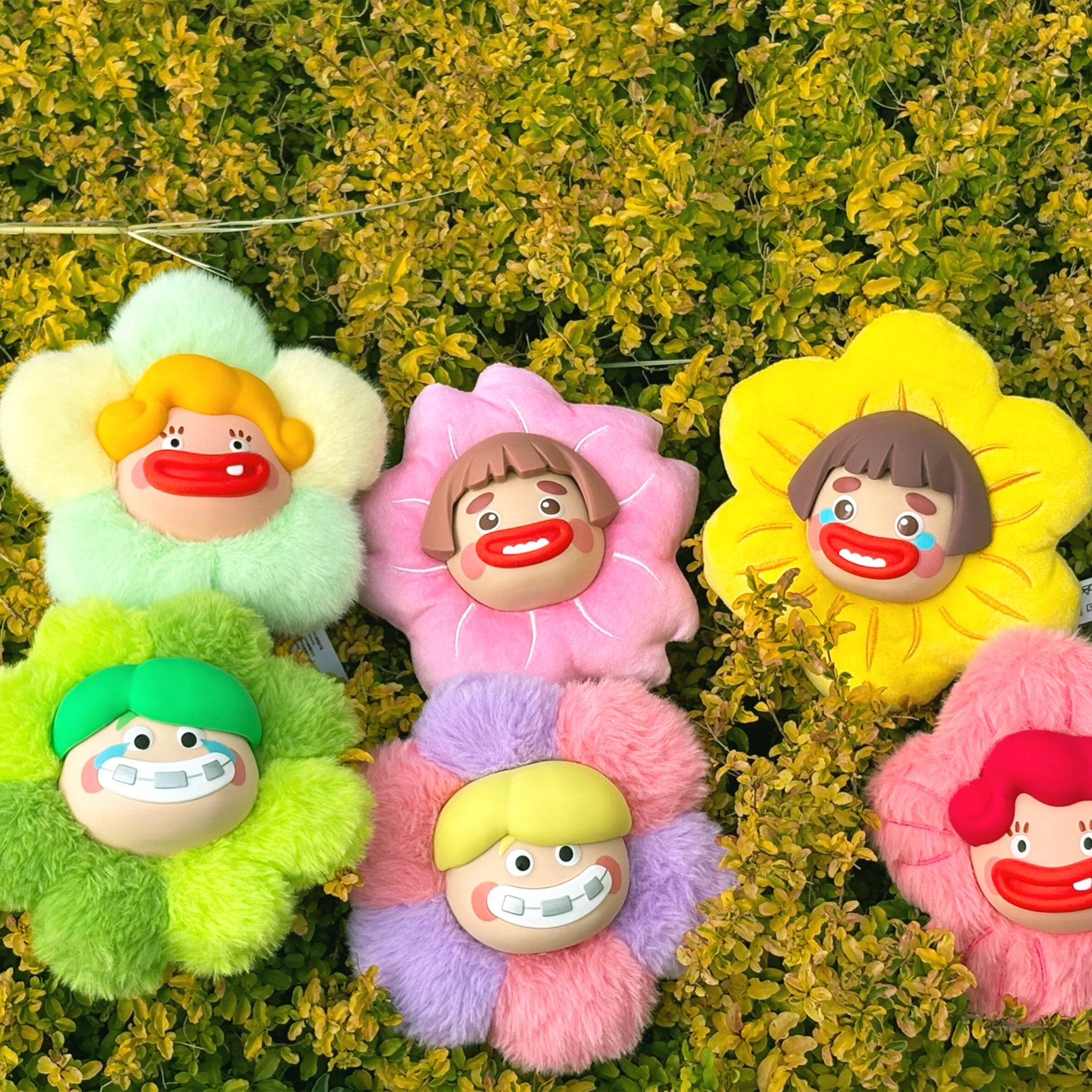 SpringHouse "Ugly-Cute Family Keychains: Dynamic Duo" series art toy figures in a lifestyle display scene: 1