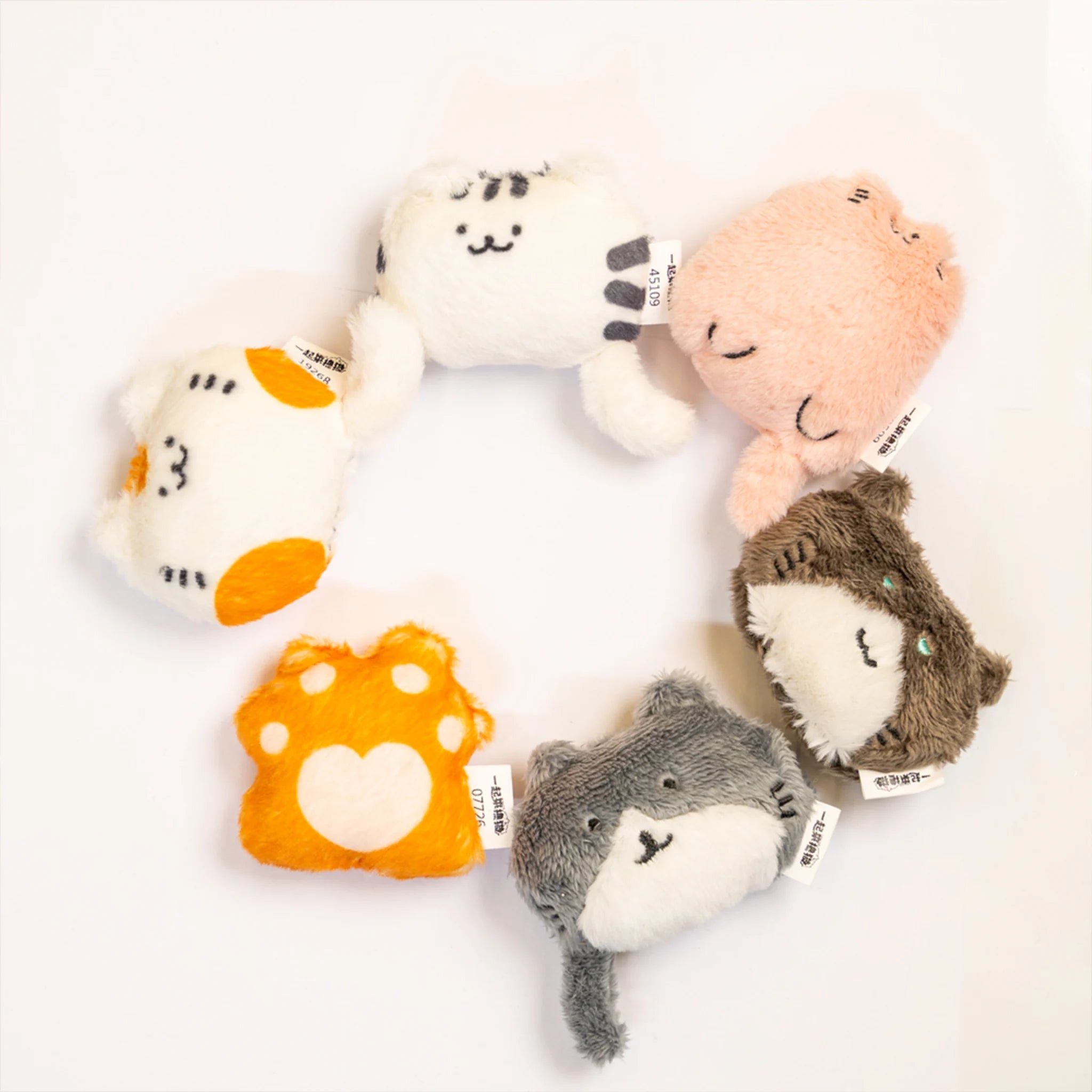 SpringHouse "Cuddle Cats Club: Purrfect Magnetic Pals Series" series art toy figures in a lifestyle display scene: 1